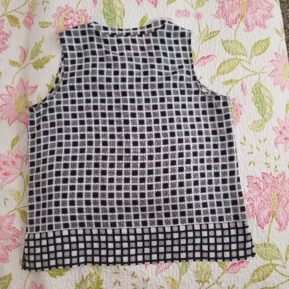 Basic Top - Picture 2 of 5